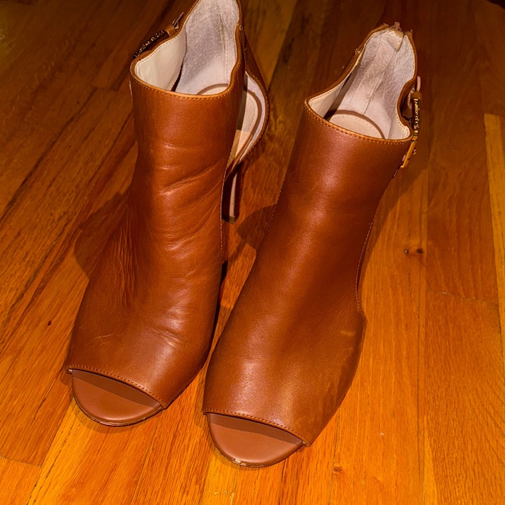 Louise et Cie Brown Leather Heels with Cutout Design